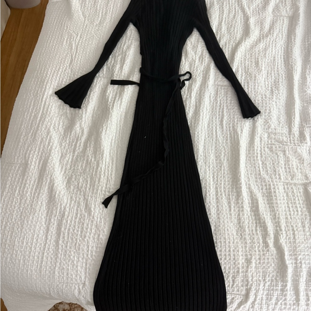 Elegant Black Ribbed Maxi Dress
